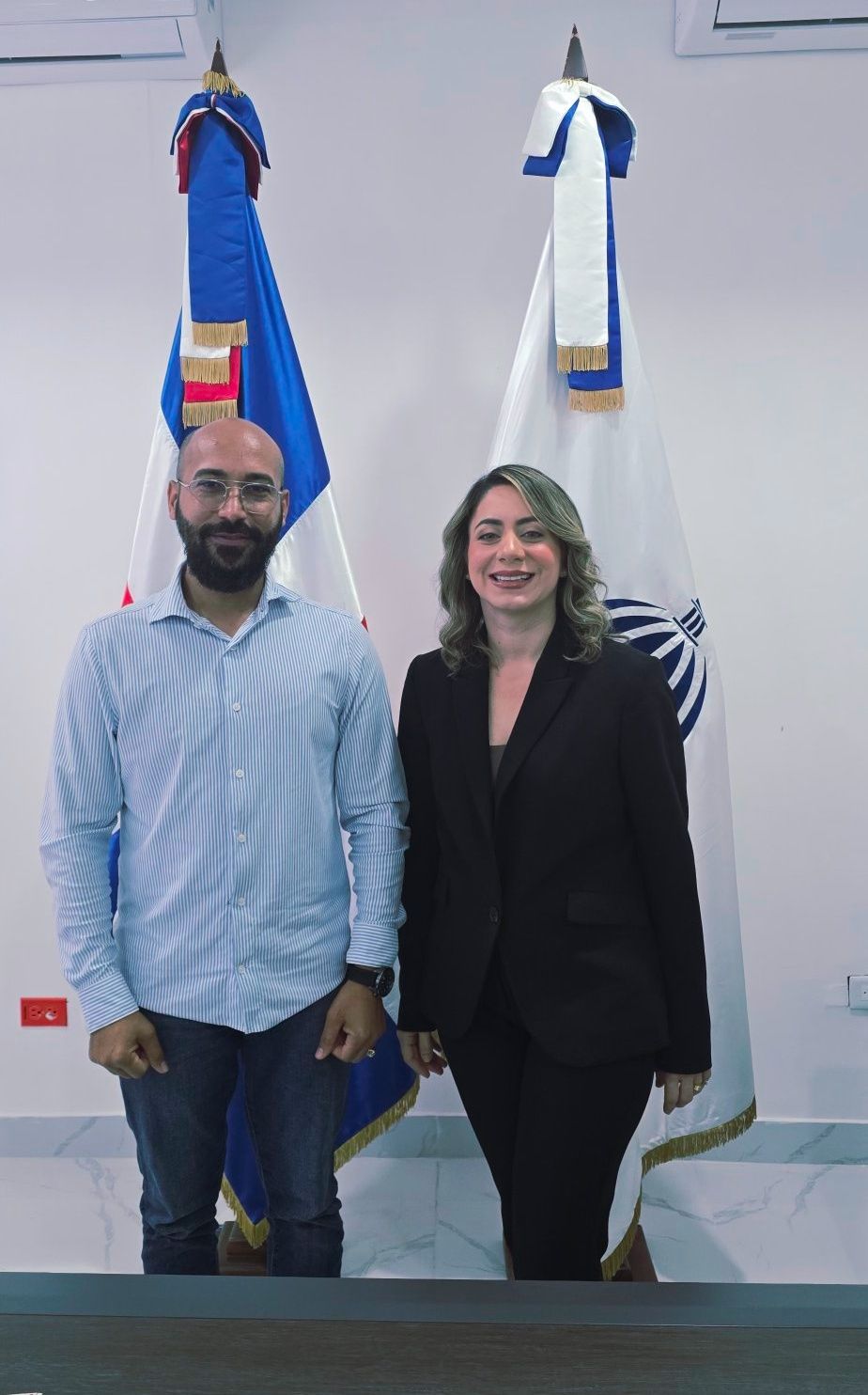 El alcalde Jeudith Rodríguez y la Ministra de la Mujer